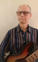 Ein begehrter Bassist. Er spielte schon in den 70-er mit Heiner in der Joe Hiltmann Group. Und heute freut er sich, wieder mit von der Partie zu sein.